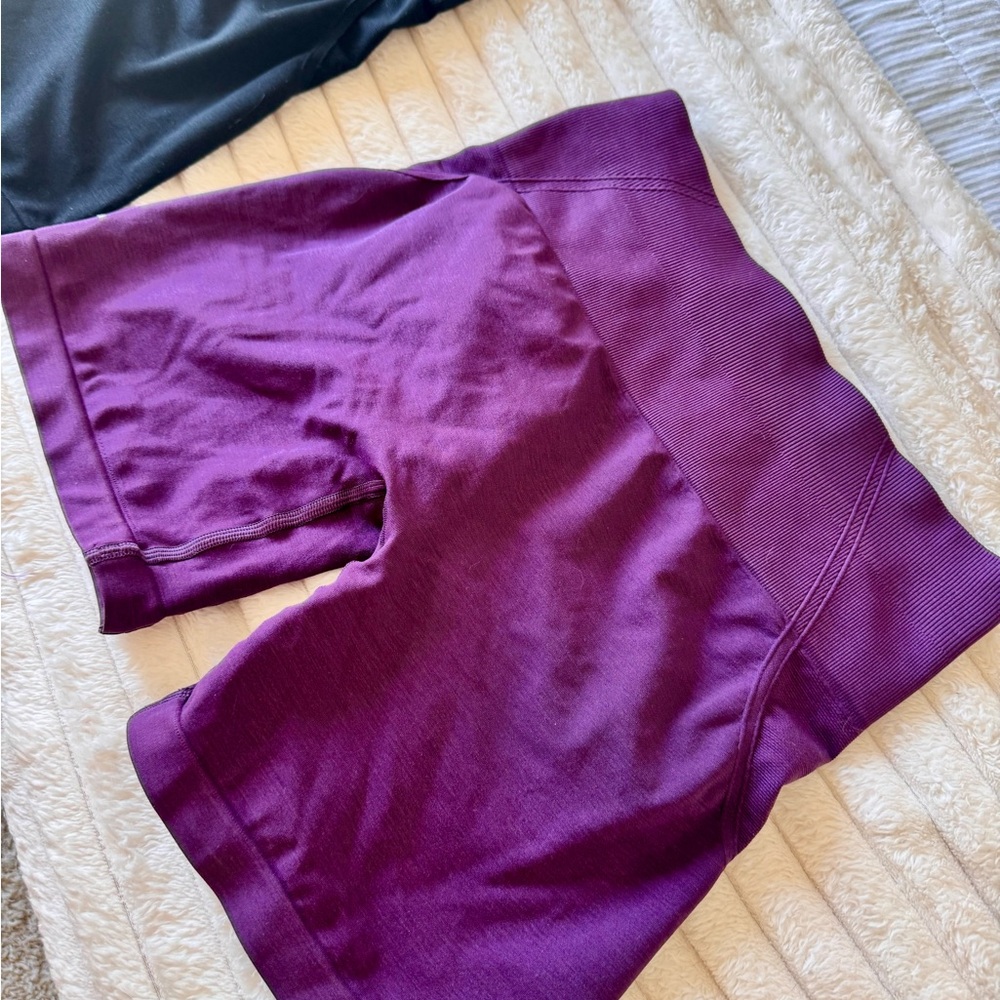 2 pairs of Oner active effortless shorts in size medium - Picture 2 of 5